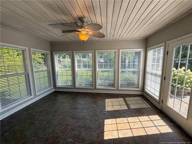 Building Photo - 32 Carteret Ct