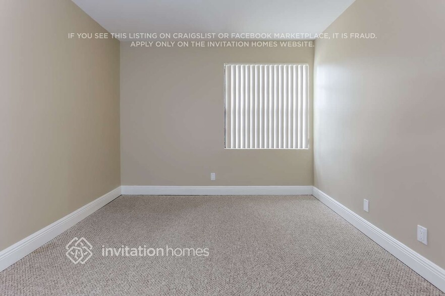 Building Photo - 1240 NW 105th Ave