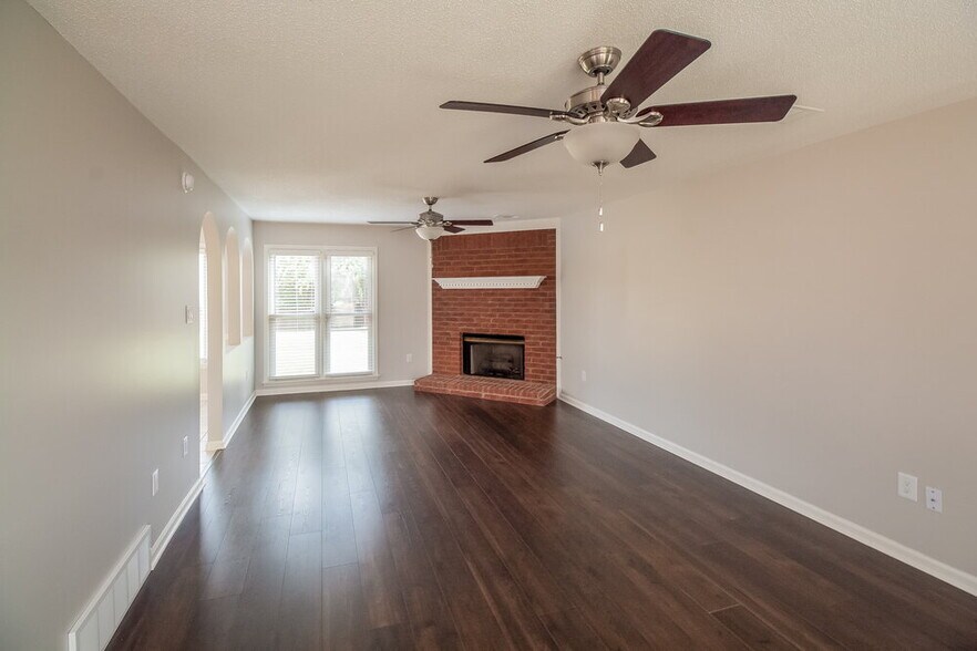 Building Photo - 2776 Fletcher Park Cir E