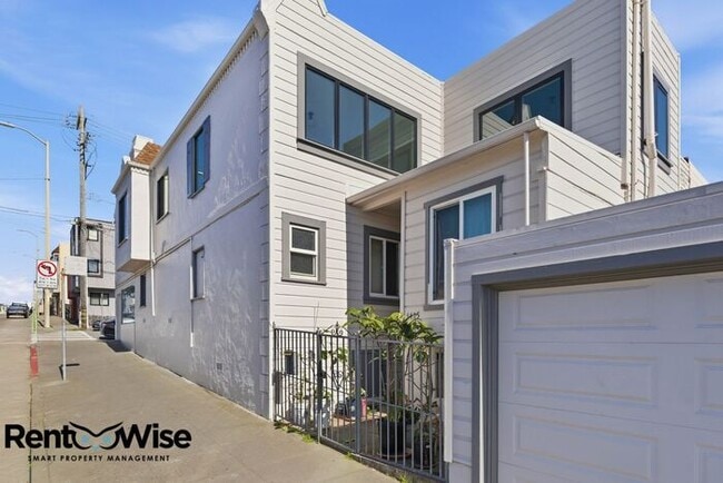 Building Photo - 1401 39th Ave