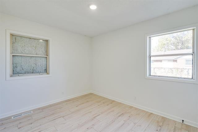Building Photo - 1620 E Del Mar St