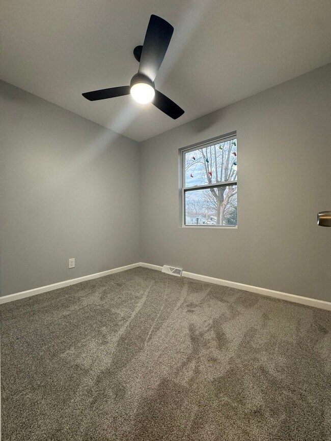 Building Photo - Cozy 3-Bedroom Home with Modern Updates – Comfortable Living Awaits