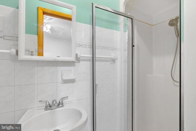 Building Photo - 7146 Tulip St