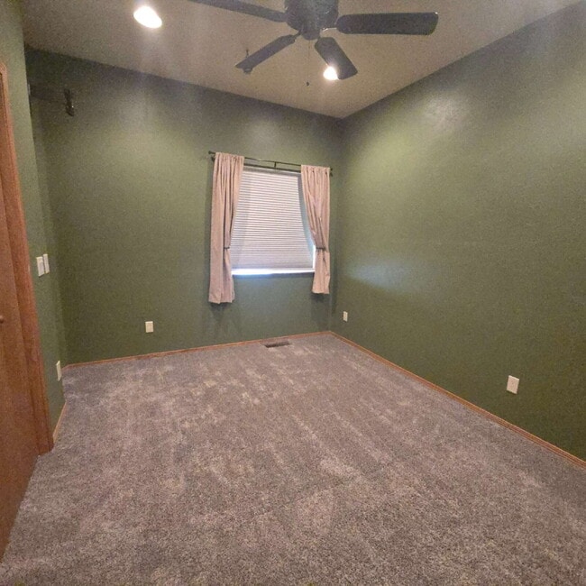 Building Photo - VIEWS!