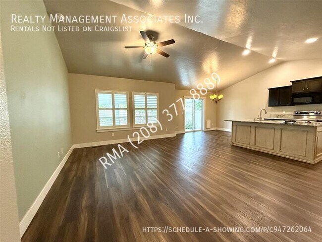 Building Photo - 6031 N Spindrift Ave