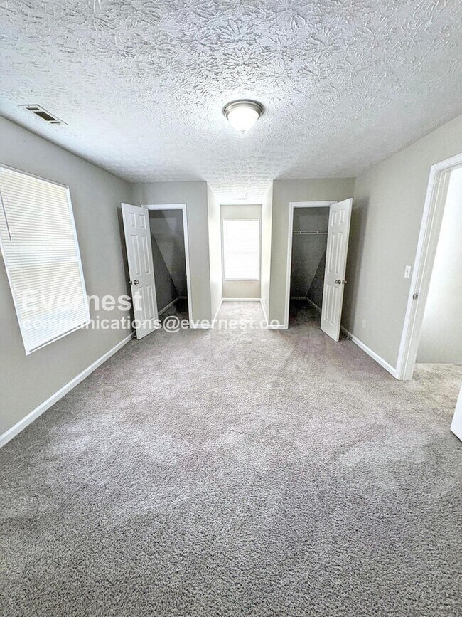 Building Photo - 9251 Clb Vw Trce