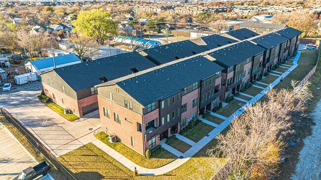 Building Photo - 2830 Addison Park Ln