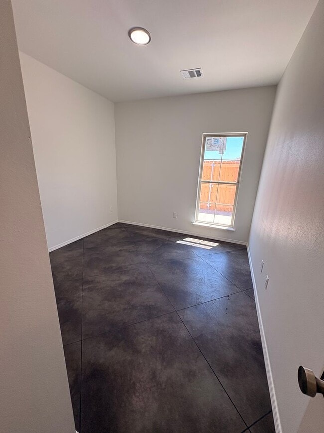 Building Photo - 10301 Stone Meadow Dr