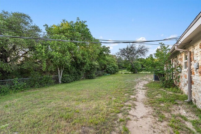 Building Photo - 11000 Ranch to Market Rd 1826