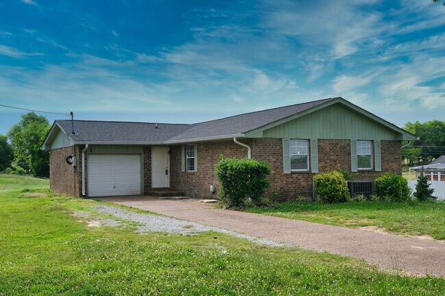 Building Photo - 104 Walnut Crest Dr