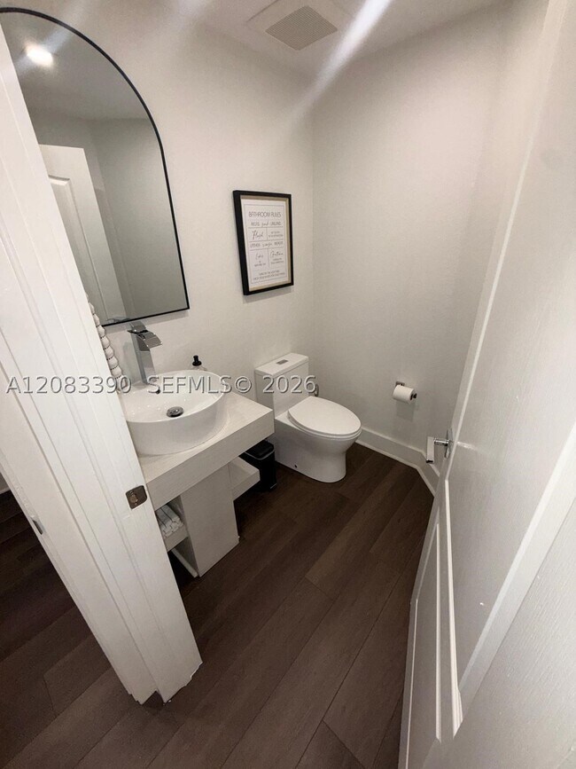Building Photo - 14959 SW 9th Ln