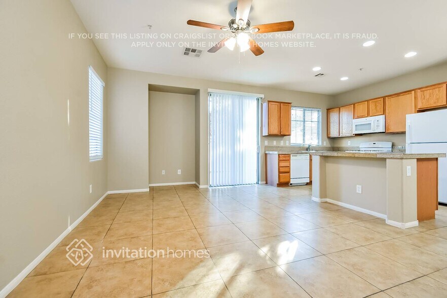 Building Photo - 739 Tree Vista Ct