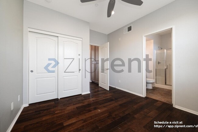 Building Photo - 3048 Beachwood Blf Wy