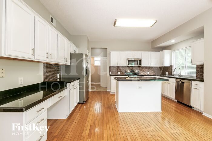 Building Photo - 914 NE 93rd Ct
