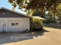 Building Photo - 7625 Trails End Dr SE