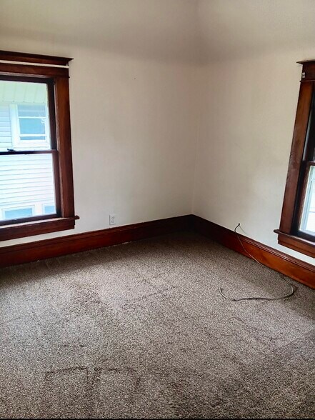 Building Photo - 206 Summit Ave