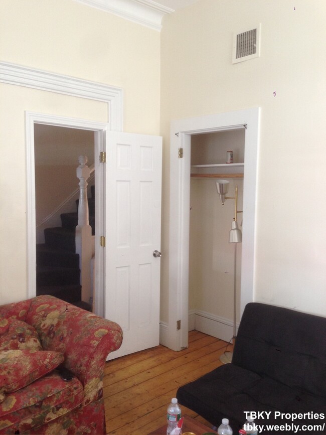 Building Photo - 20 Highgate St