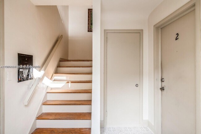 Building Photo - 27 Phoenetia Ave