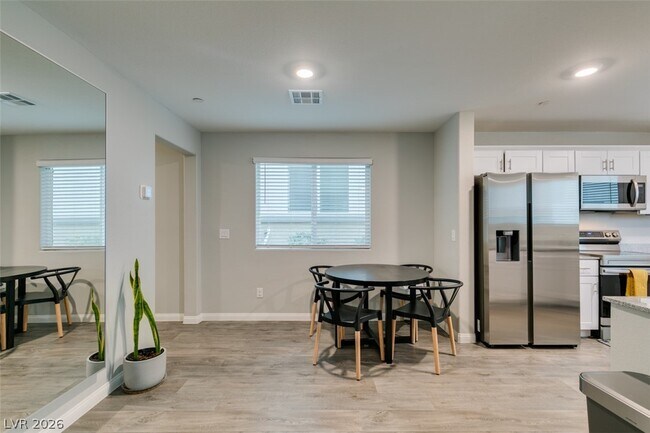 Building Photo - 12349 Golden Wreath Rd