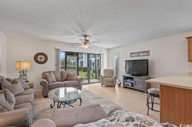Building Photo - Ground floor, 2 bedroom, 2 bath- 10 mins to Surfside Beach.
