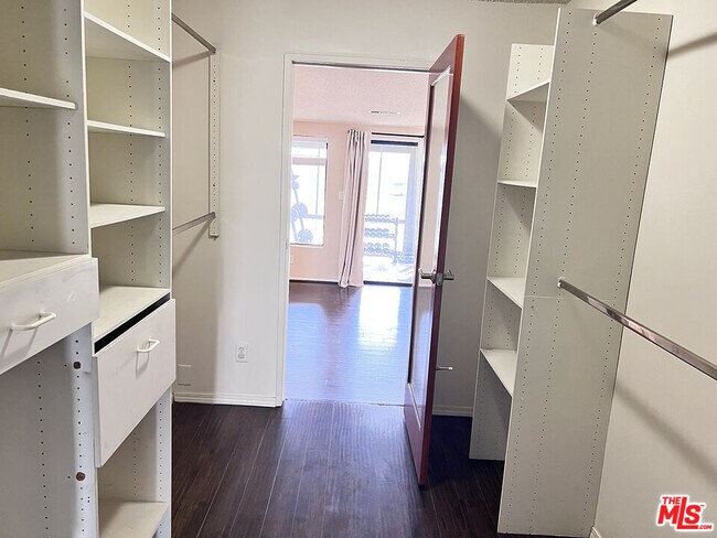 Building Photo - 16312 Itasca St