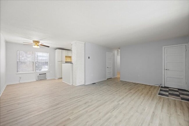 Building Photo - 1419 Keller St
