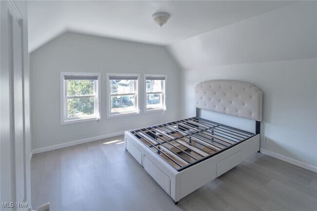 Building Photo - 11001 Ashbury Ave