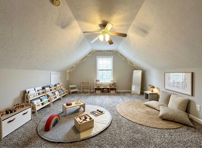 Building Photo - 1641 Cedar Springs Cir