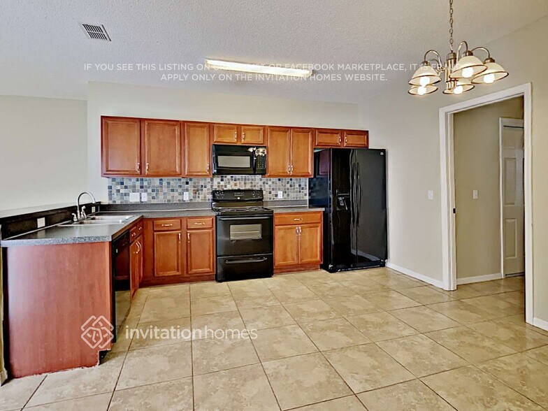 Building Photo - 610 Fisher Ct