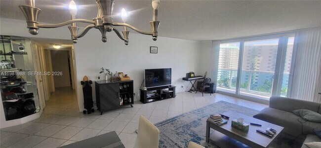 Building Photo - 3800 S Ocean Dr