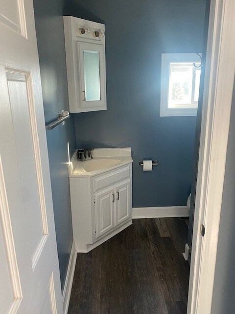 Building Photo - 6 E Ross St