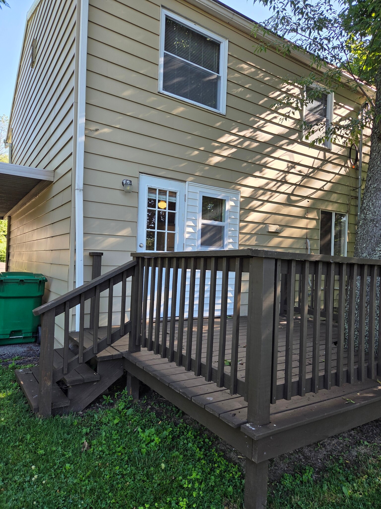Rear deck off the kitchen. Freshly stained. - 102 Stonecrest