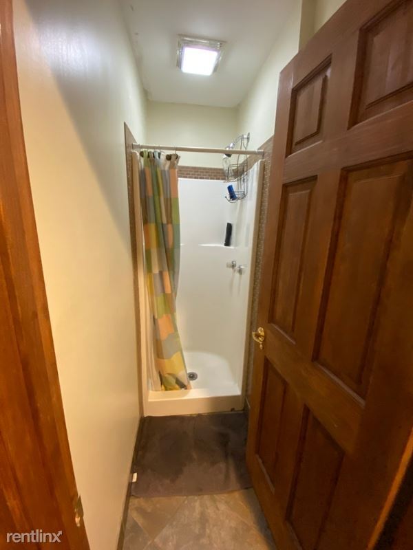 Building Photo - 10 br, 4.5 bath House - 823 Mccallie Ave