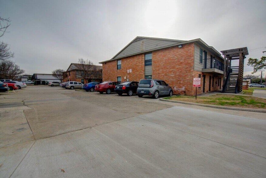 Concrete Jungle PropertiesDENTON 2320 W Prairie St Denton TX 76201