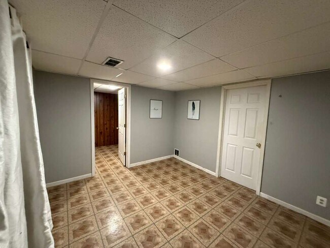 Building Photo - 1410 Whispering Springs Cir