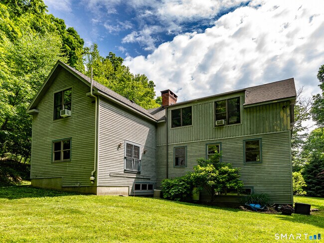 Building Photo - 68 Hopkins Rd