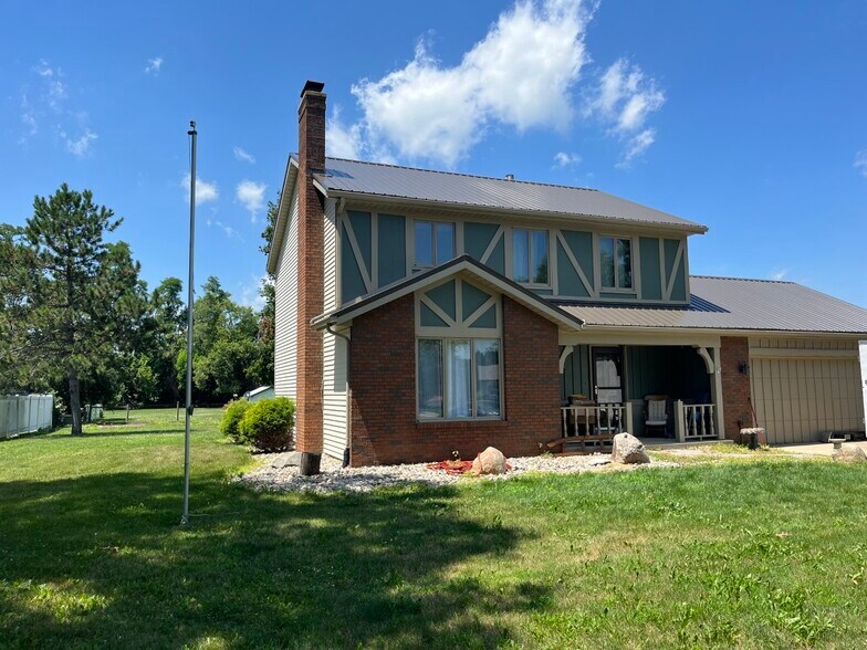 Primary Photo - 18434 Northrop Dr