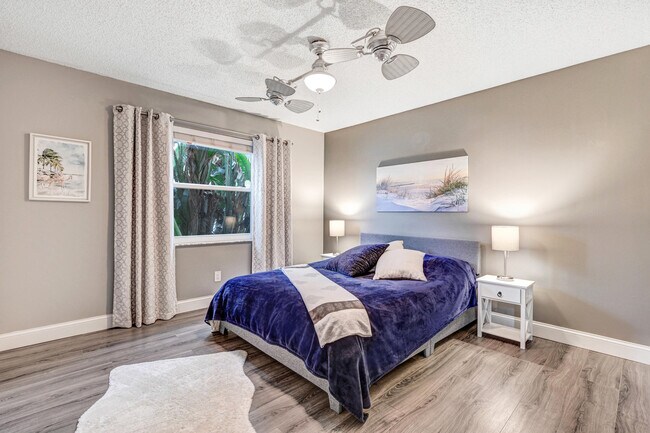 Building Photo - 1585 Sykes Creek Dr