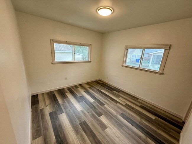 Building Photo - Approved Applicant - 2 Bedroom Newly Remod...
