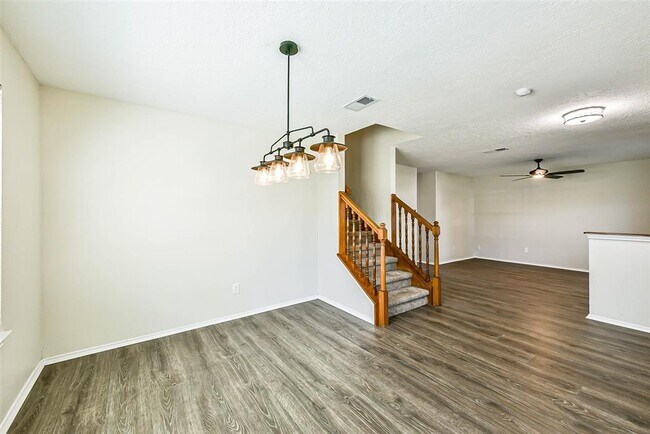 Building Photo - 22630 Round Valley Dr