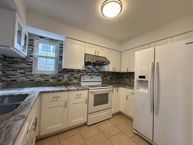 Building Photo - 3990 Roebling Ln