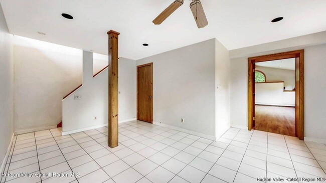 Building Photo - 376 Abbey Rd