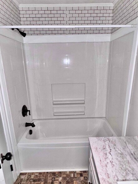 Building Photo - 3090 Brandon Rd