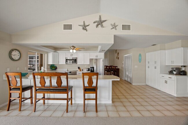 Building Photo - 874 Magnolia Ct