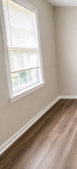 Building Photo - 1118 SW Castle Heights Ter