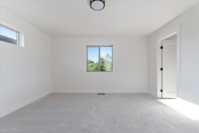 Building Photo - BRAND NEW 3 bed 3.5 bath townhouse