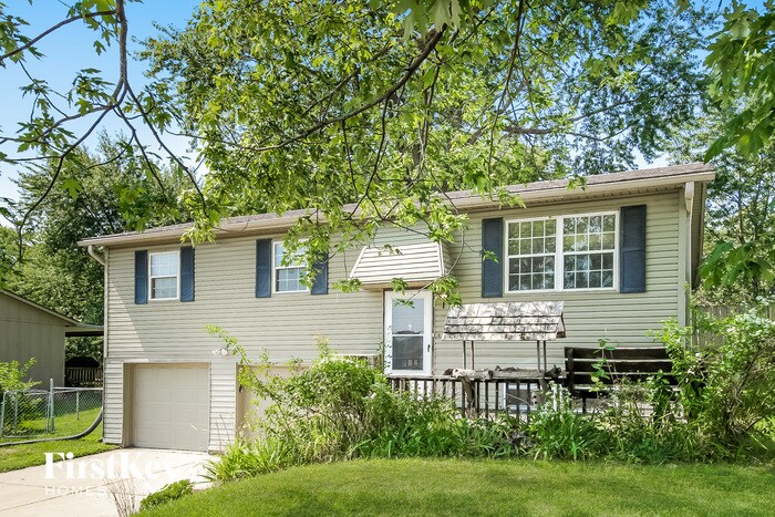 Building Photo - 509 NE Sunnyside School Rd