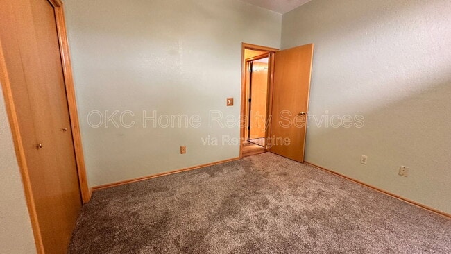 Building Photo - 17316 Valley Crst