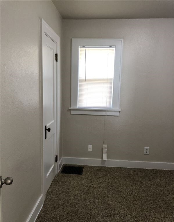 Building Photo - 1121 N 12th St