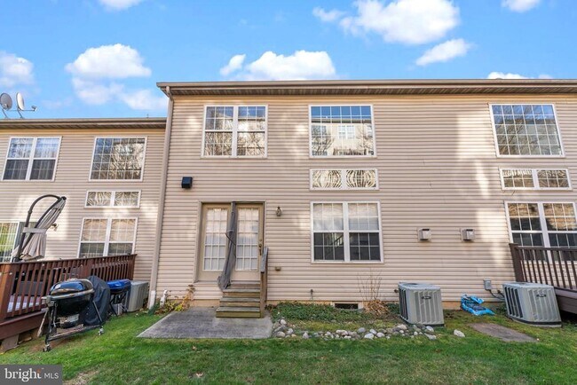 Building Photo - 61 Sunrise Ct